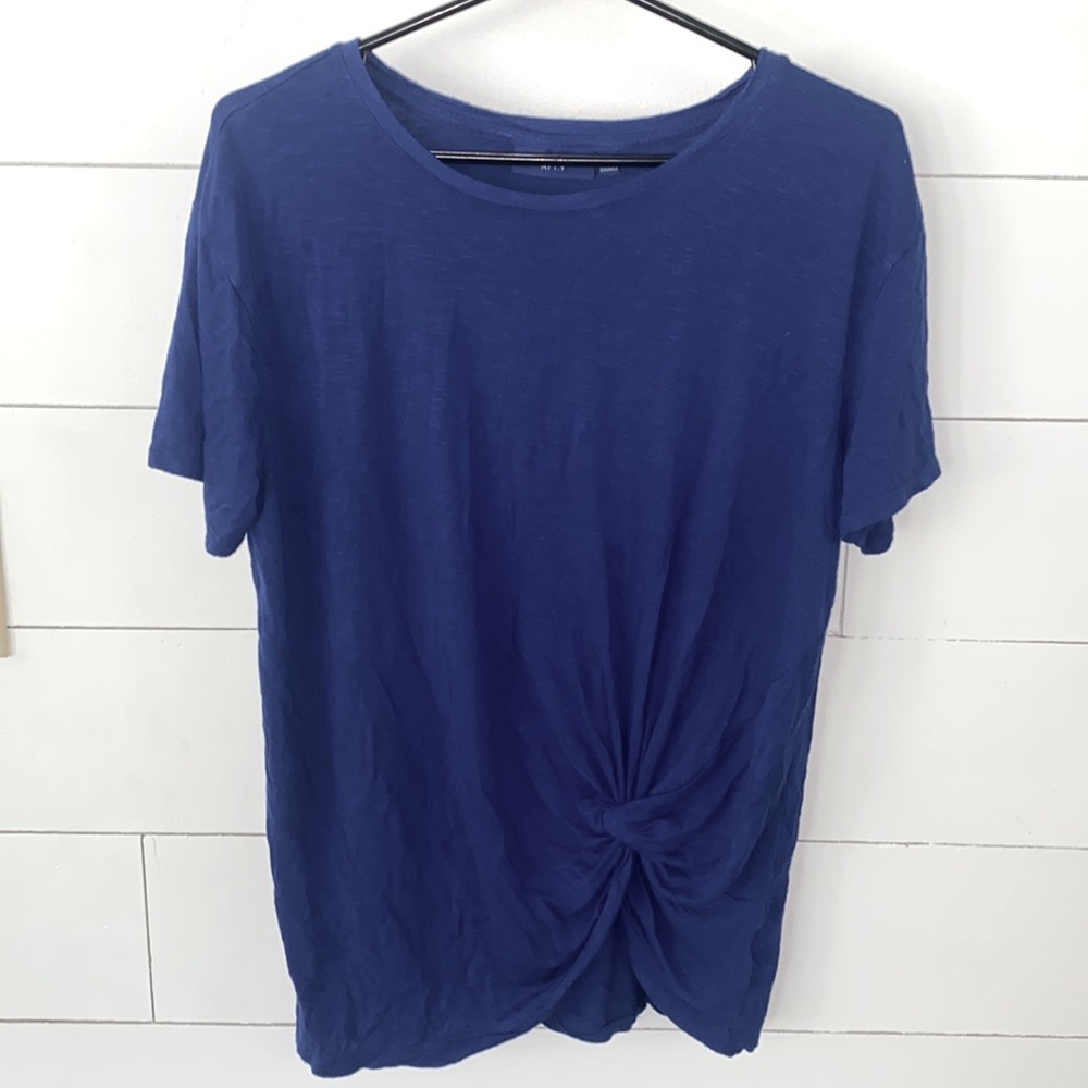 APT. 9 Top